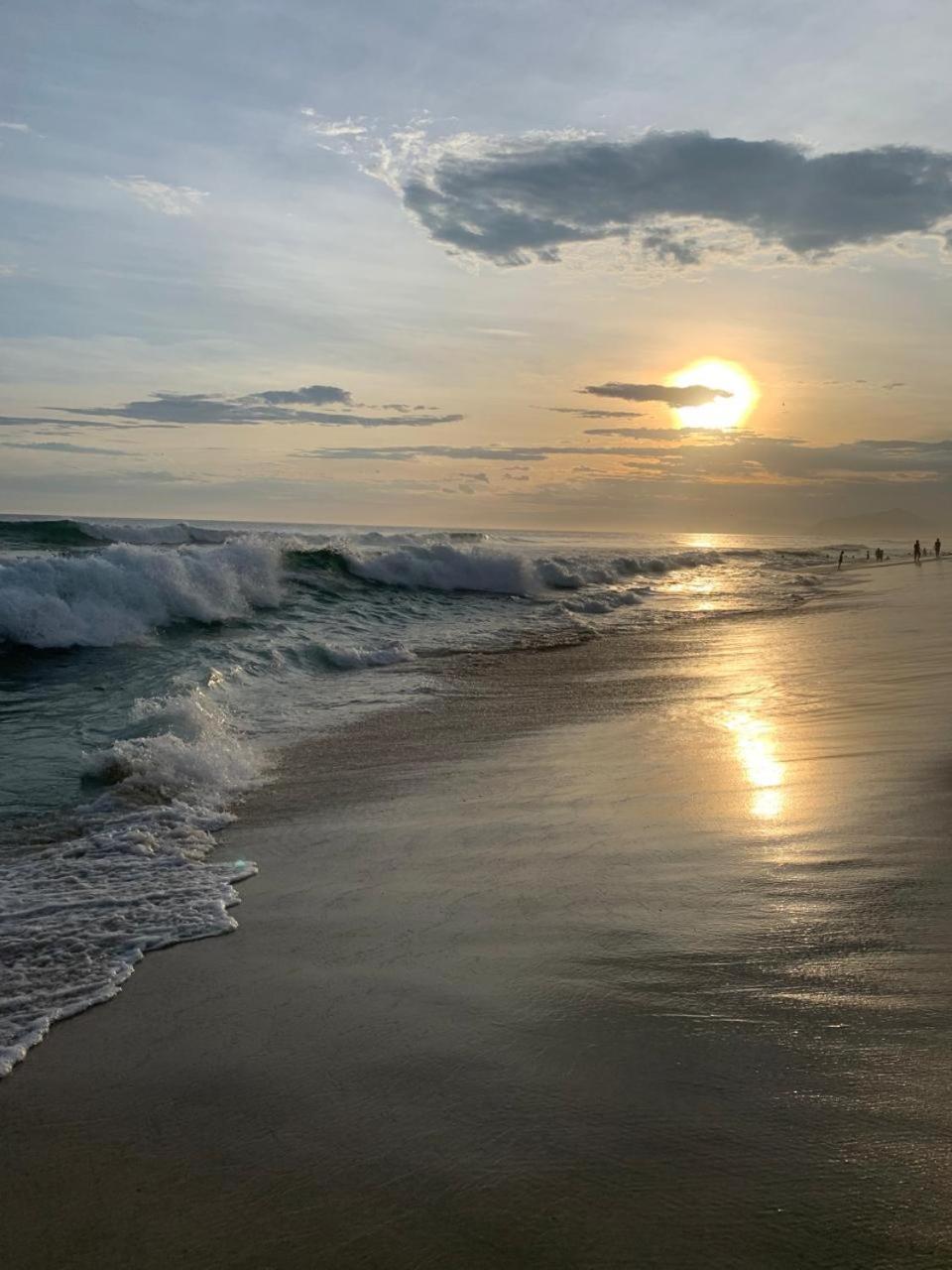Lindo Apto No Melhor Lugar Da Barra Da Tijuca! Com Uma Vista De Tirar O Folego, Frente Para O Mar! Totalmente Equipado E Decorado Ao Lado Dos Melhores Hoteis E Quiosques Da Barra! Portaria 24H, Piscina, Sauna, Jacuzzi, Academia, Garagem, Wi-Fi, Lavan Rio de Janeiro Kültér fotó