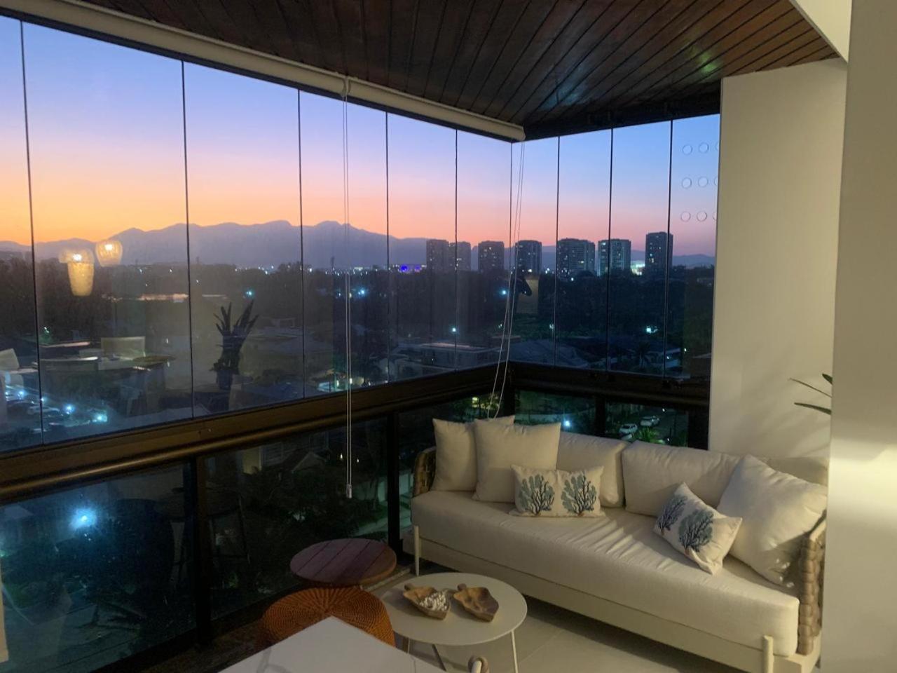 Lindo Apto No Melhor Lugar Da Barra Da Tijuca! Com Uma Vista De Tirar O Folego, Frente Para O Mar! Totalmente Equipado E Decorado Ao Lado Dos Melhores Hoteis E Quiosques Da Barra! Portaria 24H, Piscina, Sauna, Jacuzzi, Academia, Garagem, Wi-Fi, Lavan Rio de Janeiro Kültér fotó