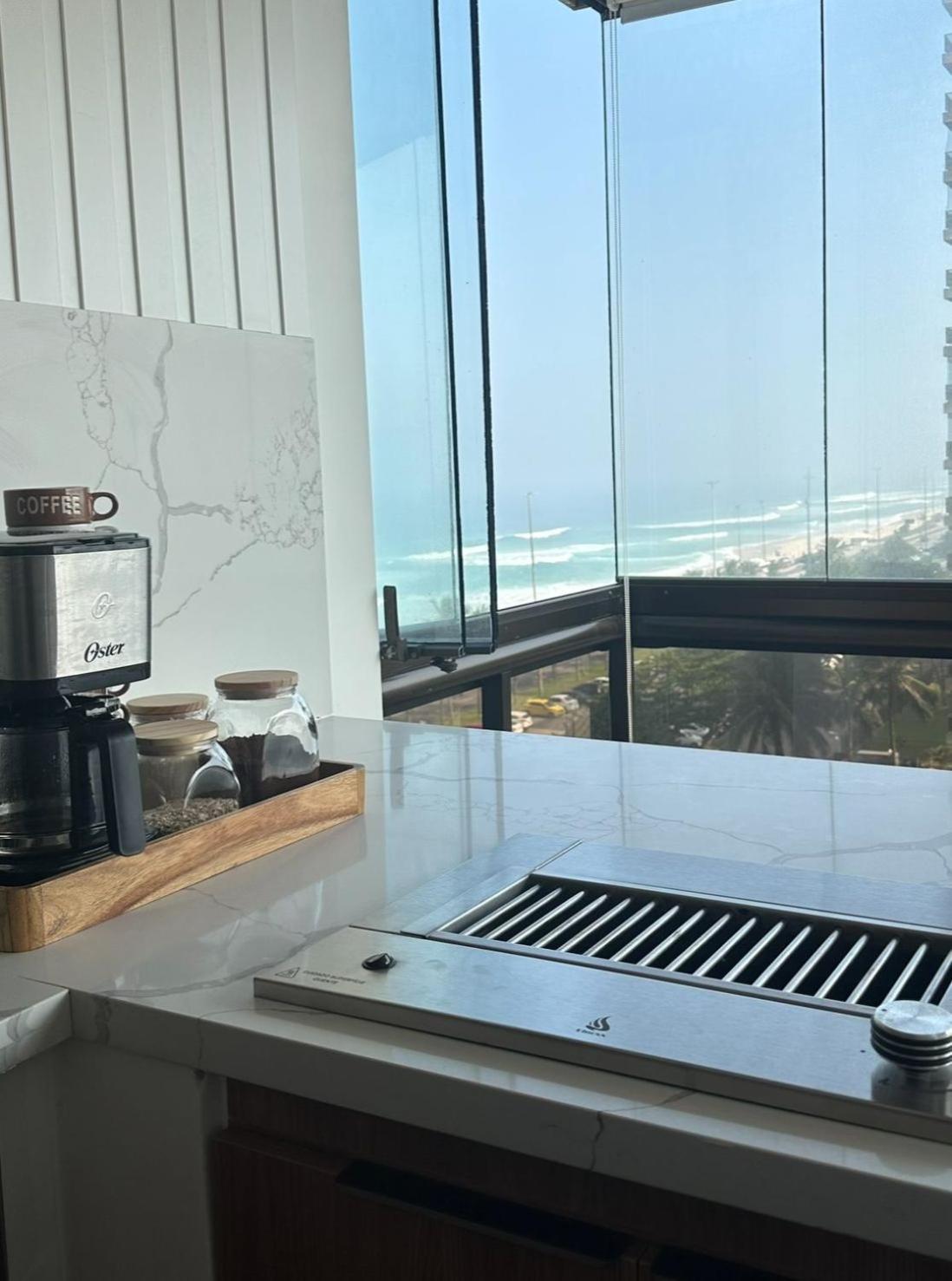Lindo Apto No Melhor Lugar Da Barra Da Tijuca! Com Uma Vista De Tirar O Folego, Frente Para O Mar! Totalmente Equipado E Decorado Ao Lado Dos Melhores Hoteis E Quiosques Da Barra! Portaria 24H, Piscina, Sauna, Jacuzzi, Academia, Garagem, Wi-Fi, Lavan Rio de Janeiro Kültér fotó