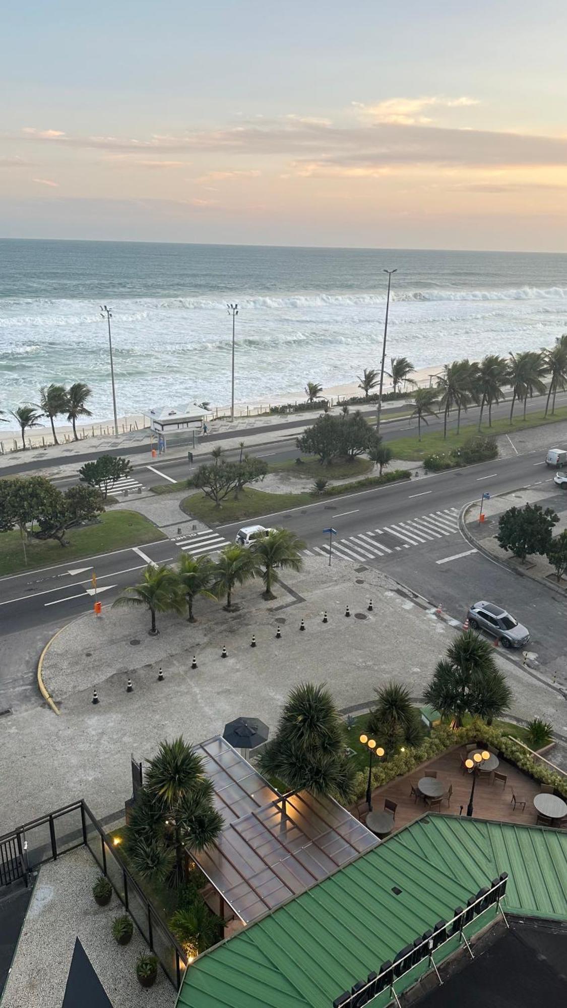 Lindo Apto No Melhor Lugar Da Barra Da Tijuca! Com Uma Vista De Tirar O Folego, Frente Para O Mar! Totalmente Equipado E Decorado Ao Lado Dos Melhores Hoteis E Quiosques Da Barra! Portaria 24H, Piscina, Sauna, Jacuzzi, Academia, Garagem, Wi-Fi, Lavan Rio de Janeiro Kültér fotó