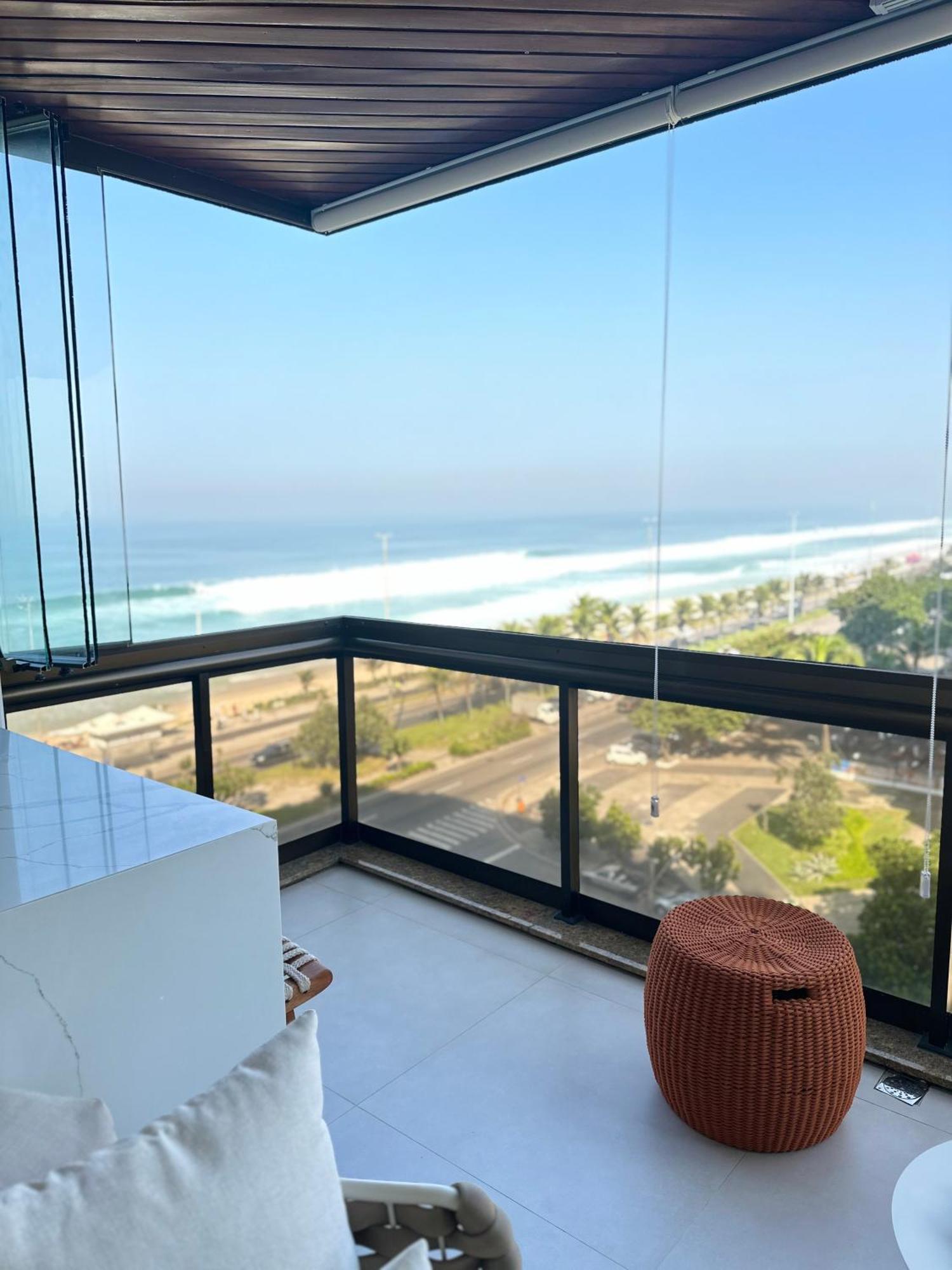 Lindo Apto No Melhor Lugar Da Barra Da Tijuca! Com Uma Vista De Tirar O Folego, Frente Para O Mar! Totalmente Equipado E Decorado Ao Lado Dos Melhores Hoteis E Quiosques Da Barra! Portaria 24H, Piscina, Sauna, Jacuzzi, Academia, Garagem, Wi-Fi, Lavan Rio de Janeiro Kültér fotó