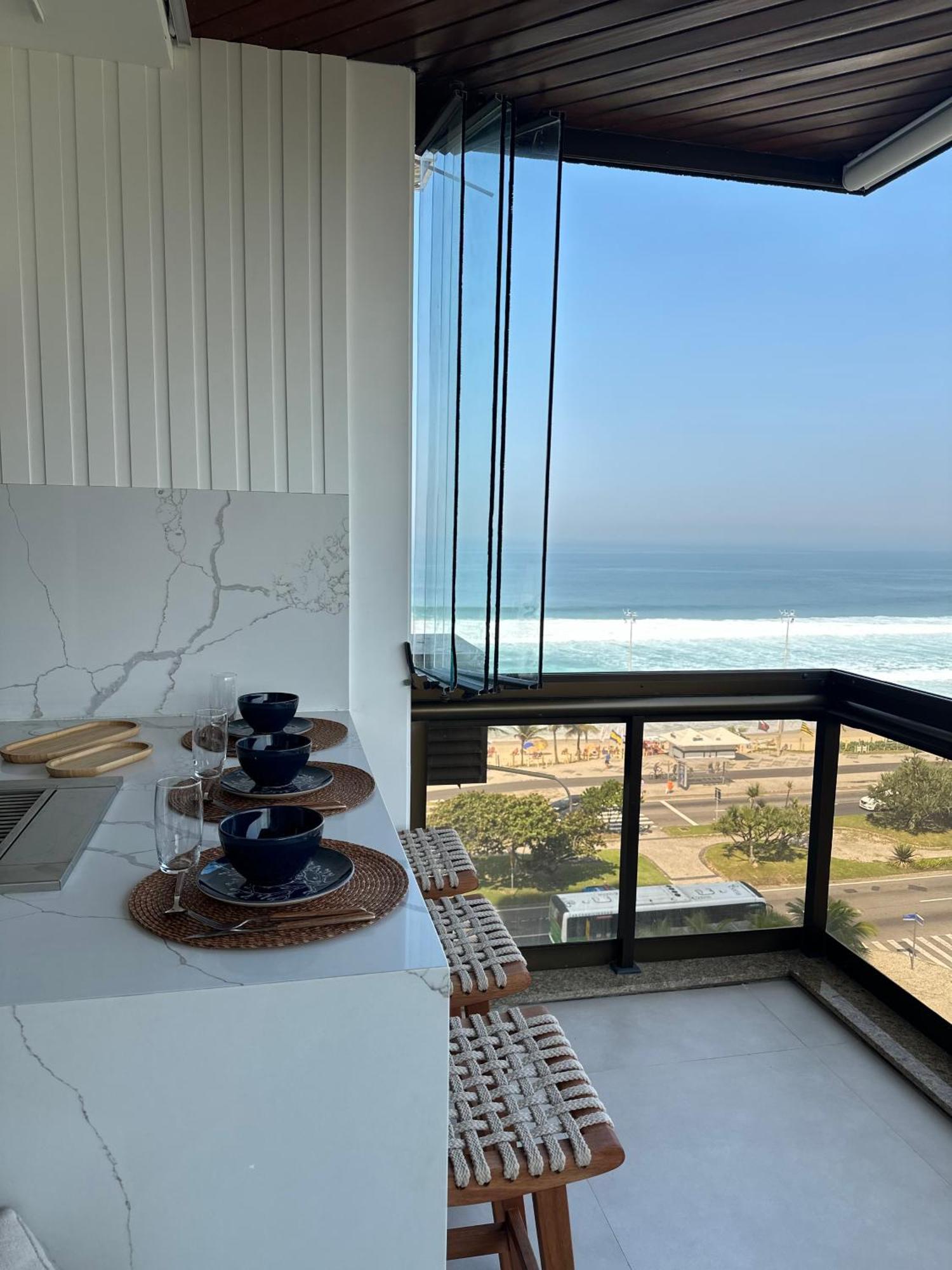 Lindo Apto No Melhor Lugar Da Barra Da Tijuca! Com Uma Vista De Tirar O Folego, Frente Para O Mar! Totalmente Equipado E Decorado Ao Lado Dos Melhores Hoteis E Quiosques Da Barra! Portaria 24H, Piscina, Sauna, Jacuzzi, Academia, Garagem, Wi-Fi, Lavan Rio de Janeiro Kültér fotó